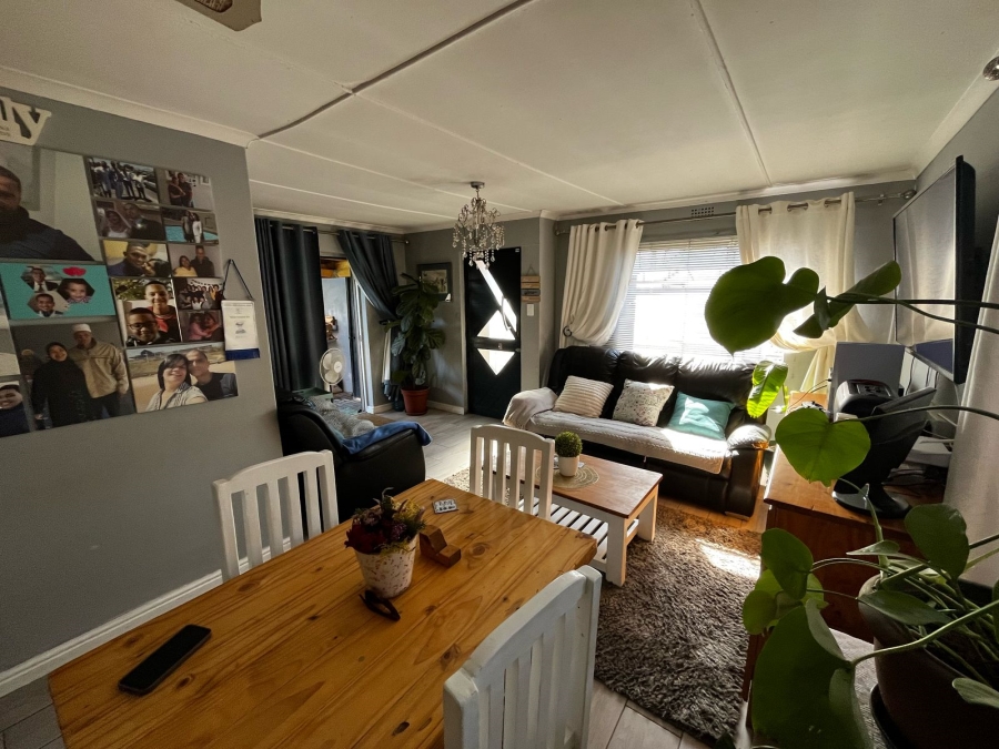 3 Bedroom Property for Sale in Esselenpark Western Cape